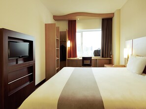 Double Room, 1 Double Bed | Premium bedding, in-room safe, desk, laptop workspace