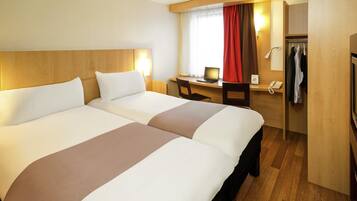 Premium bedding, in-room safe, desk, laptop workspace