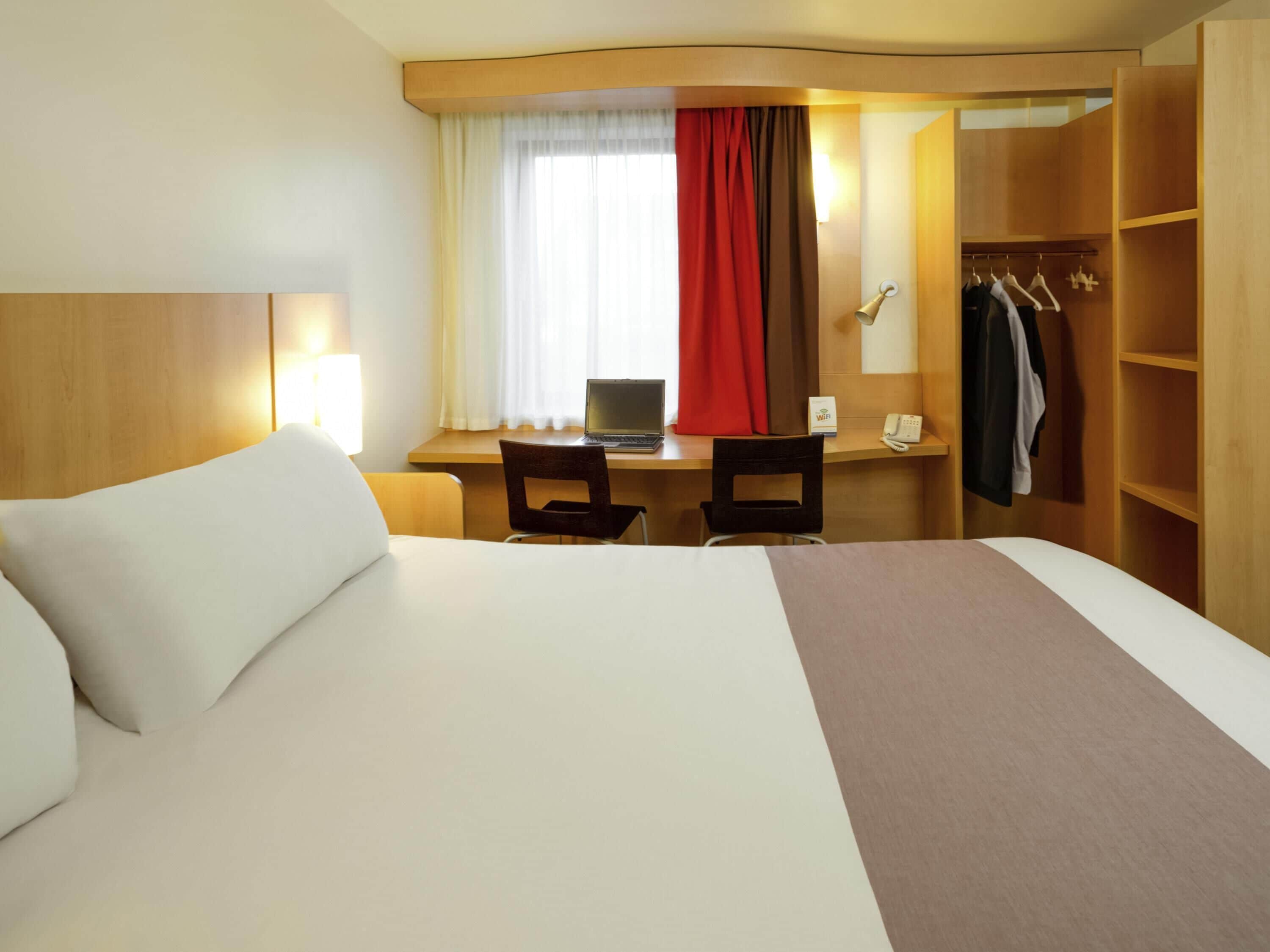 Habitación doble, 1 cama matrimonial | Ropa de cama de alta calidad y caja de seguridad en la habitación 