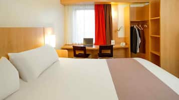 Double Room, 1 Double Bed | Premium bedding, in-room safe, desk, laptop workspace