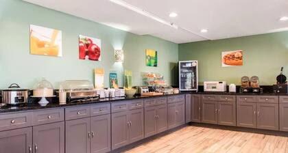 Quality Inn & Suites Miamisburg - Dayton South