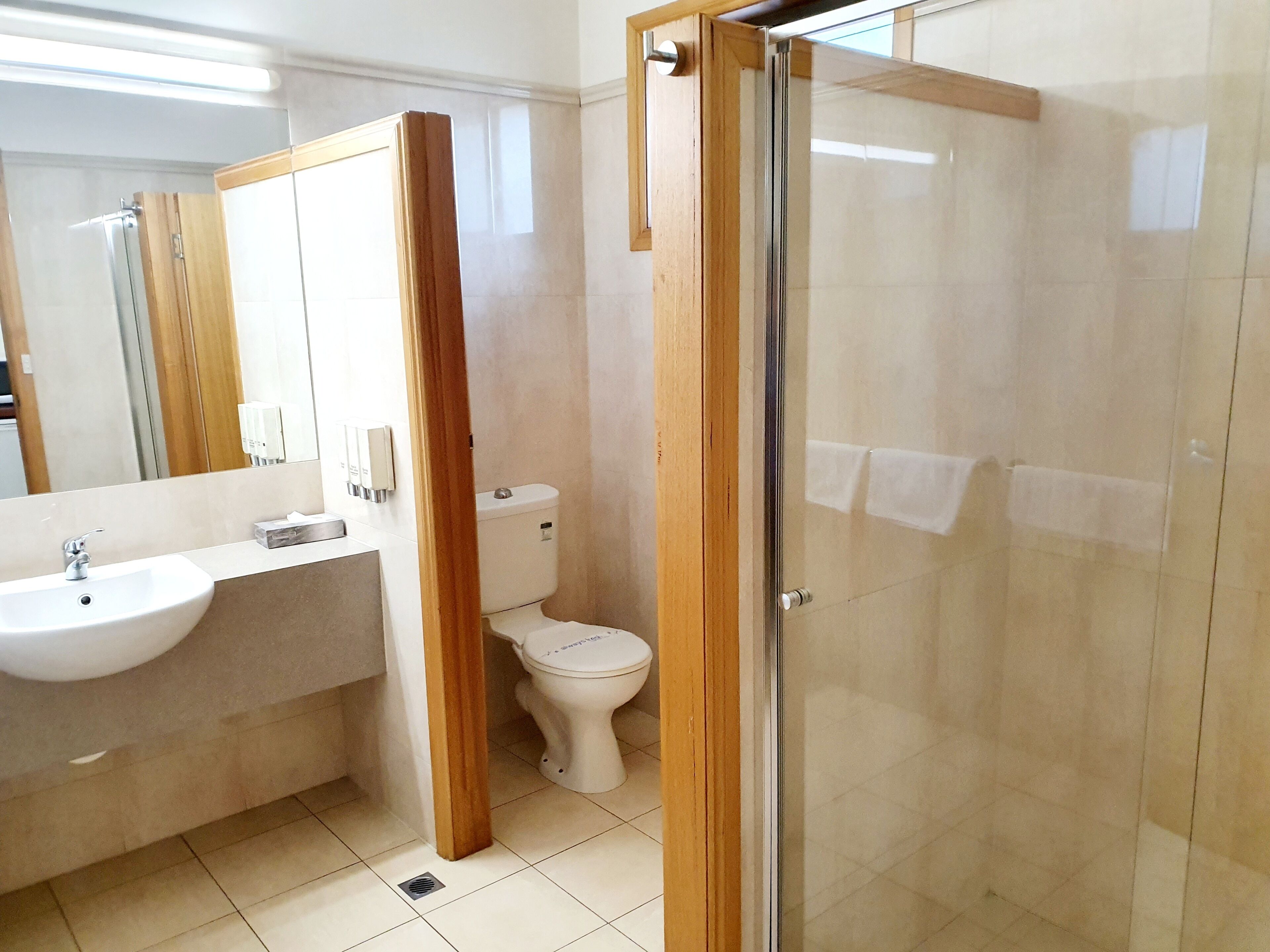 Deluxe Family Room | Bathroom