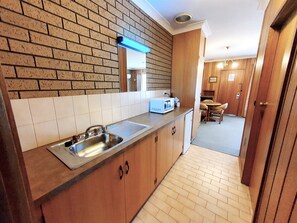 Quarto família, 2 quartos | Cozinha americana privada | Cafeteira/chaleira, chaleira elétrica