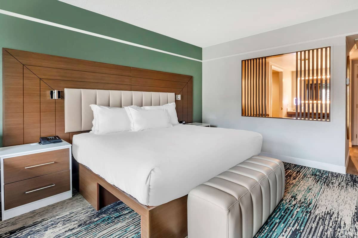 1 bedroom, premium bedding, down comforters, pillowtop beds