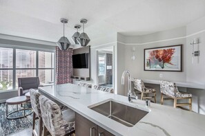 46-inch LCD TV with cable channels, TV, DVD player - Hilton Grand Vacations Club Flamingo Las Vegas (Las Vegas)