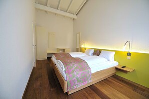 Premium bedding, in-room safe, desk, blackout curtains