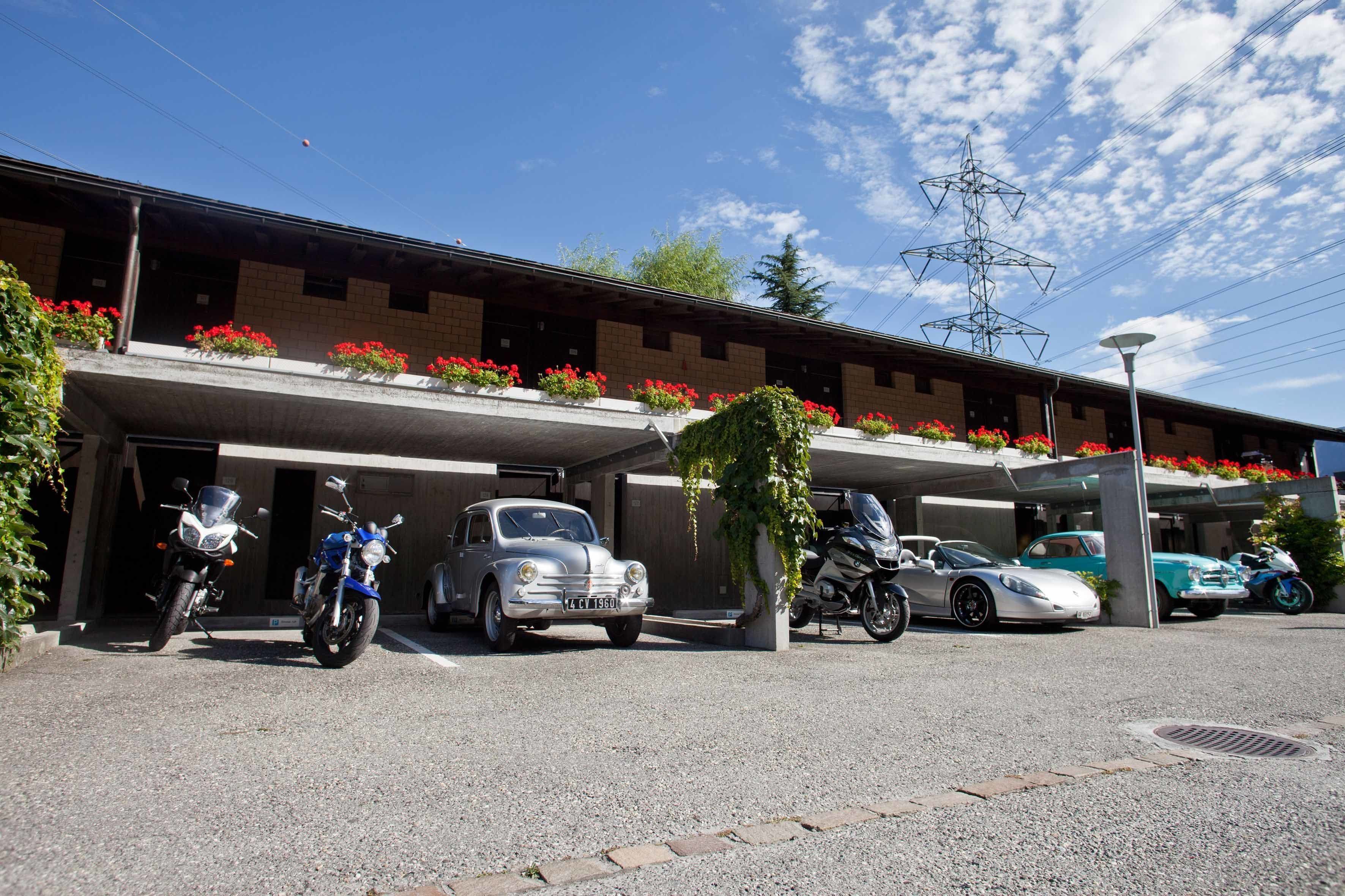 self-parking (surcharge)