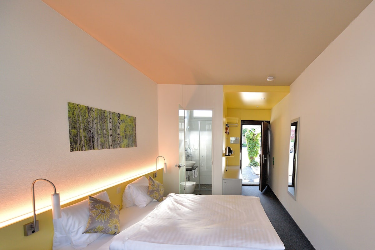 Premium bedding, in-room safe, desk, blackout curtains