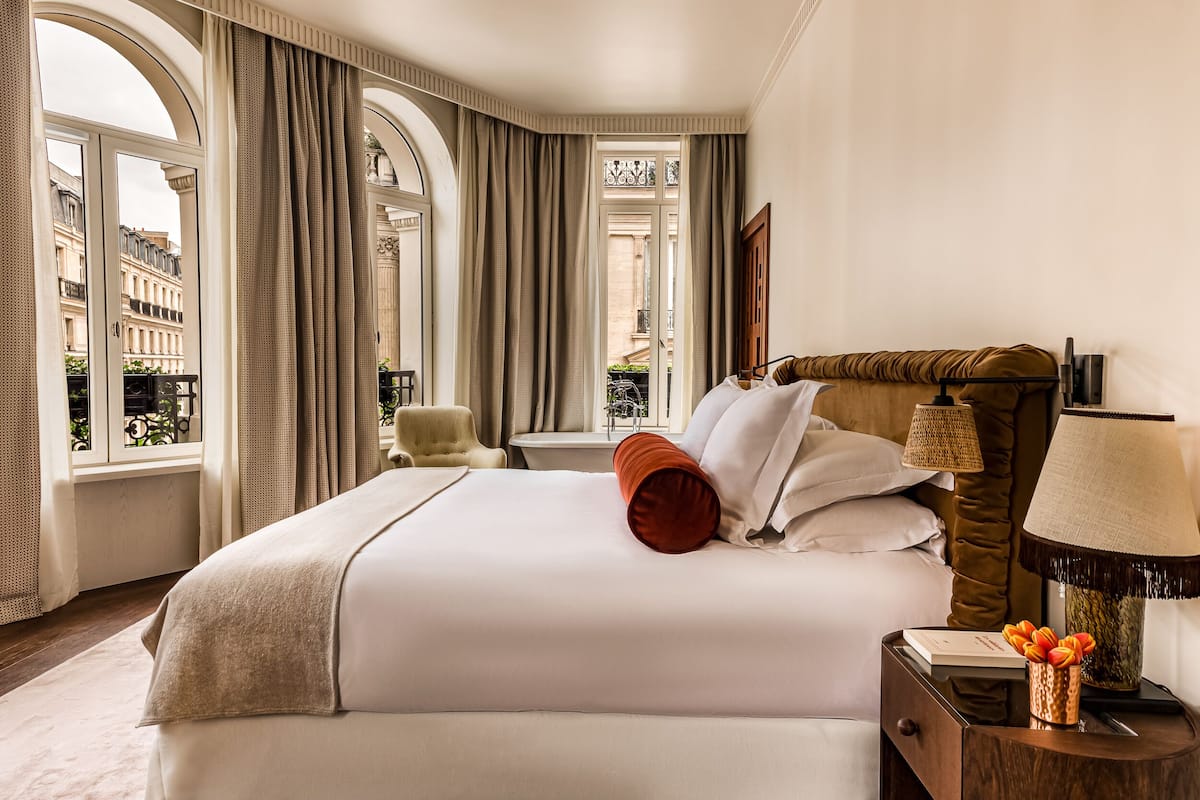 Premium bedding, minibar, in-room safe, blackout curtains