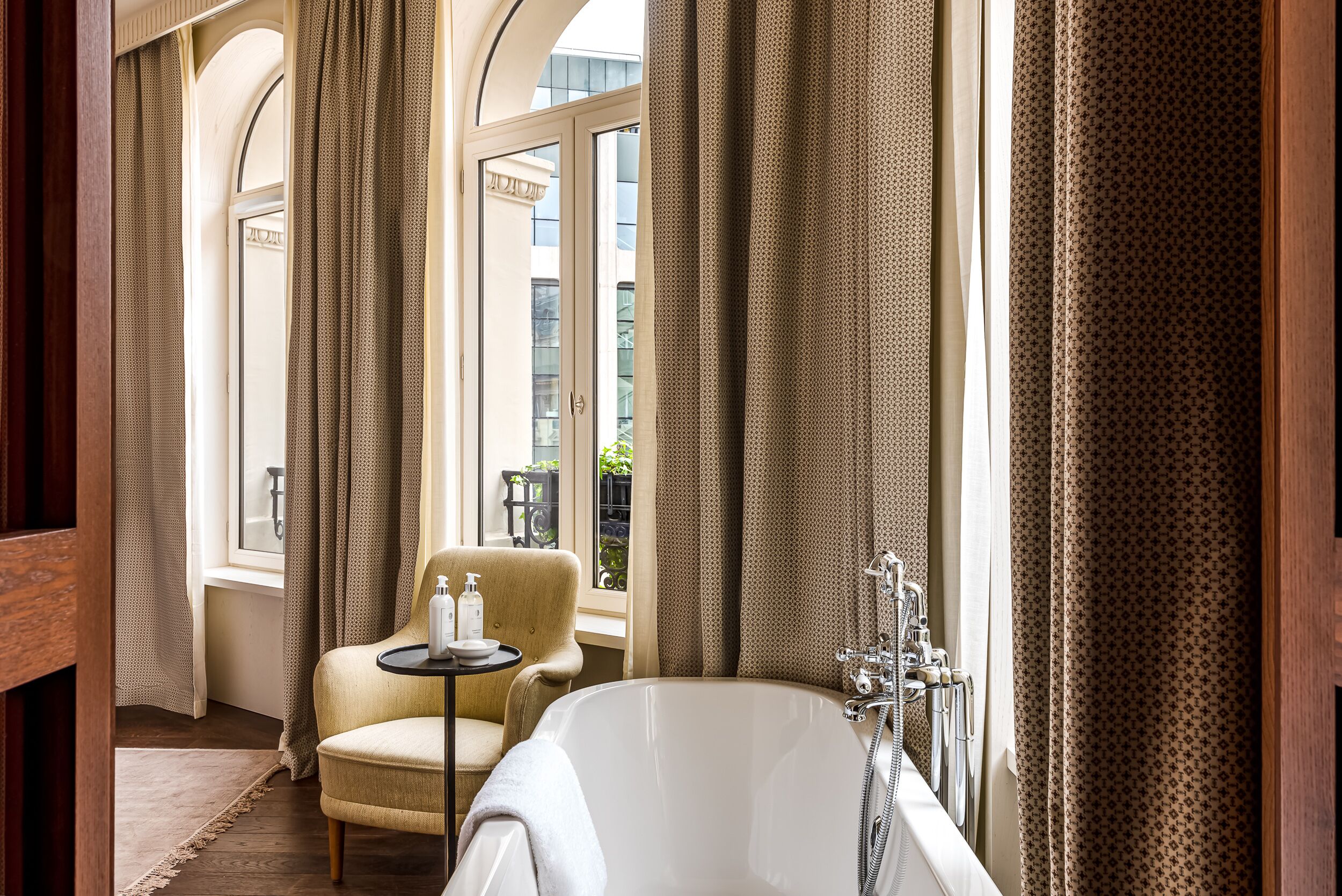 Ropa de cama de alta calidad y minibar 