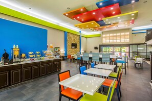 Esmorzar diari continental gratuït 