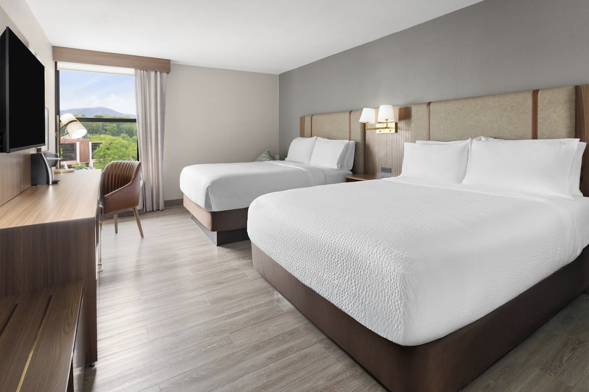 Premium bedding, pillowtop beds, in-room safe, desk