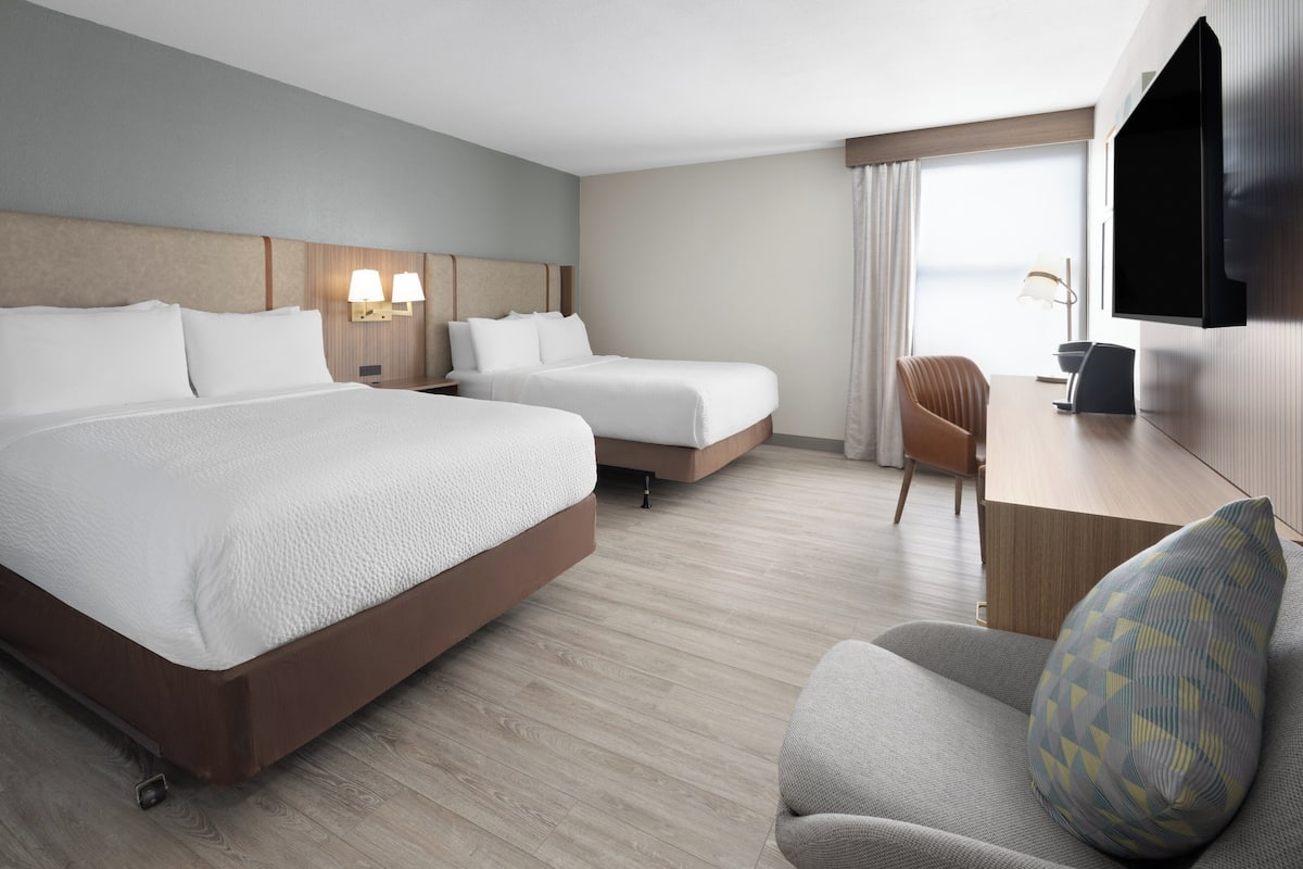 Premium bedding, pillow-top beds, in-room safe, desk