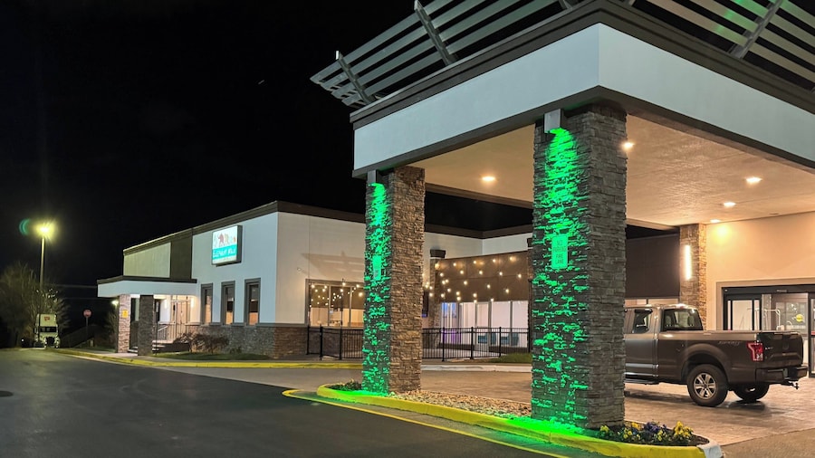Holiday Inn Roanoke-Tanglewood-Rt 419&i581 by IHG