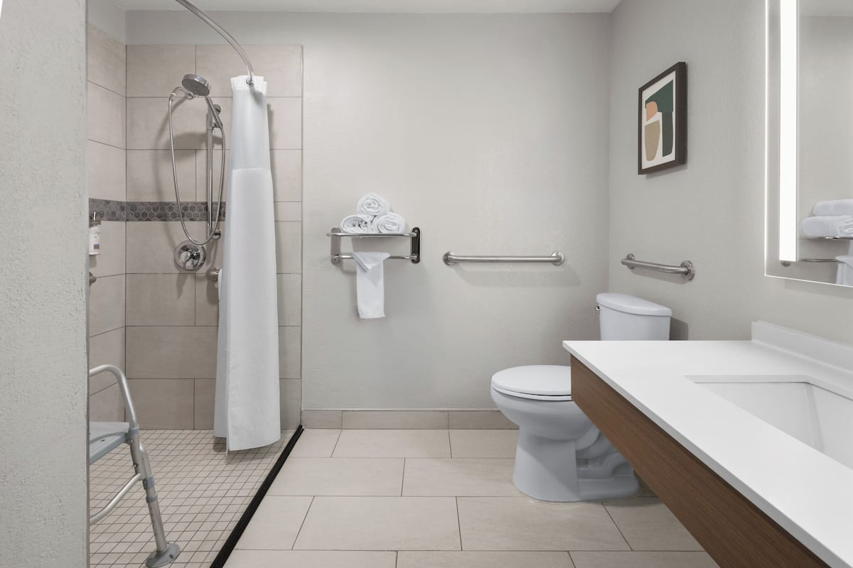 1 bedroom, premium bedding, pillow-top beds, in-room safe