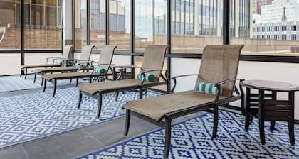 DoubleTree by Hilton Omaha Downtown