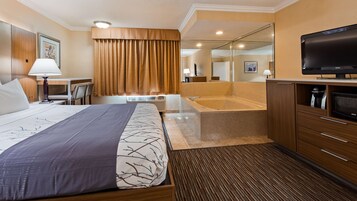 Caja de seguridad en la habitación y escritorio