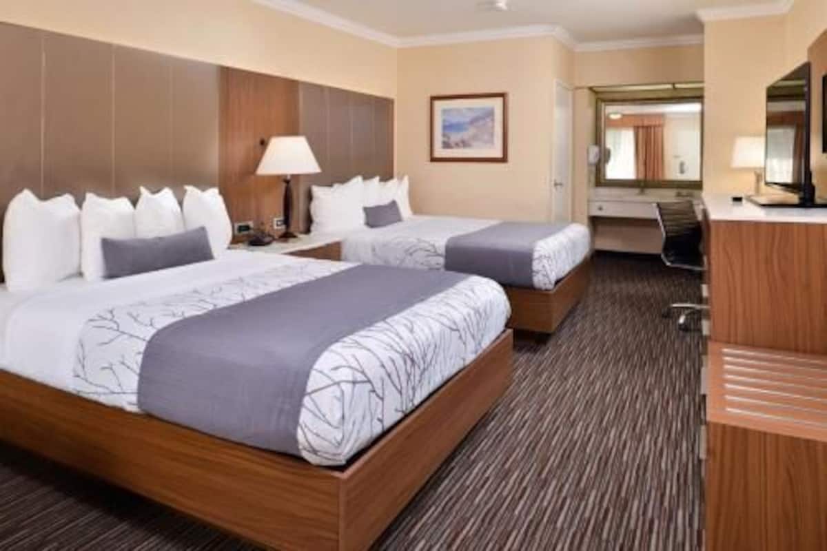 In-room safe, desk, laptop workspace, iron/ironing board