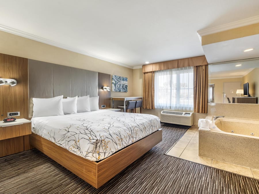 In-room safe, desk, laptop workspace, iron/ironing board