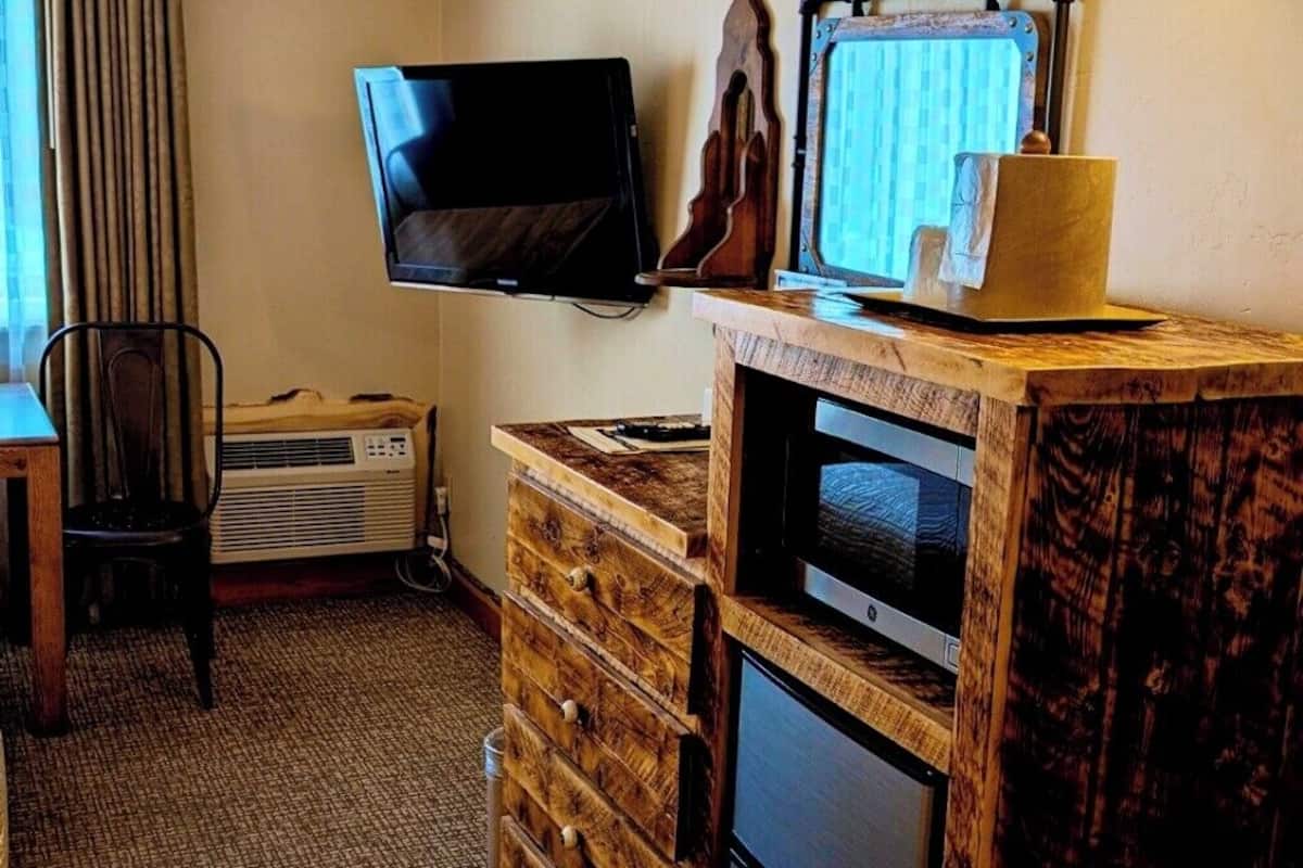 standard room, 2 queen beds | free wifi, bed sheets