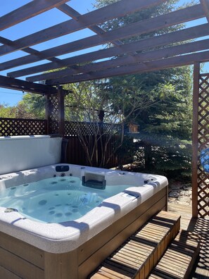 Bain à remous extérieur