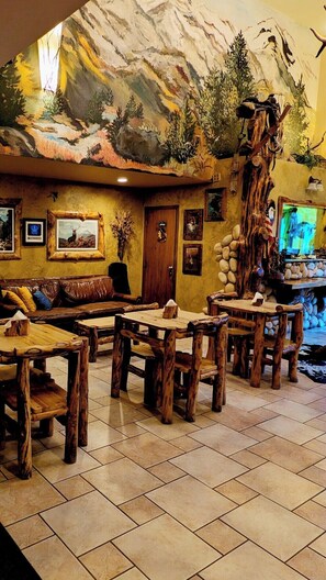 Lobby lounge - Browns Canyon Inn (Salida)