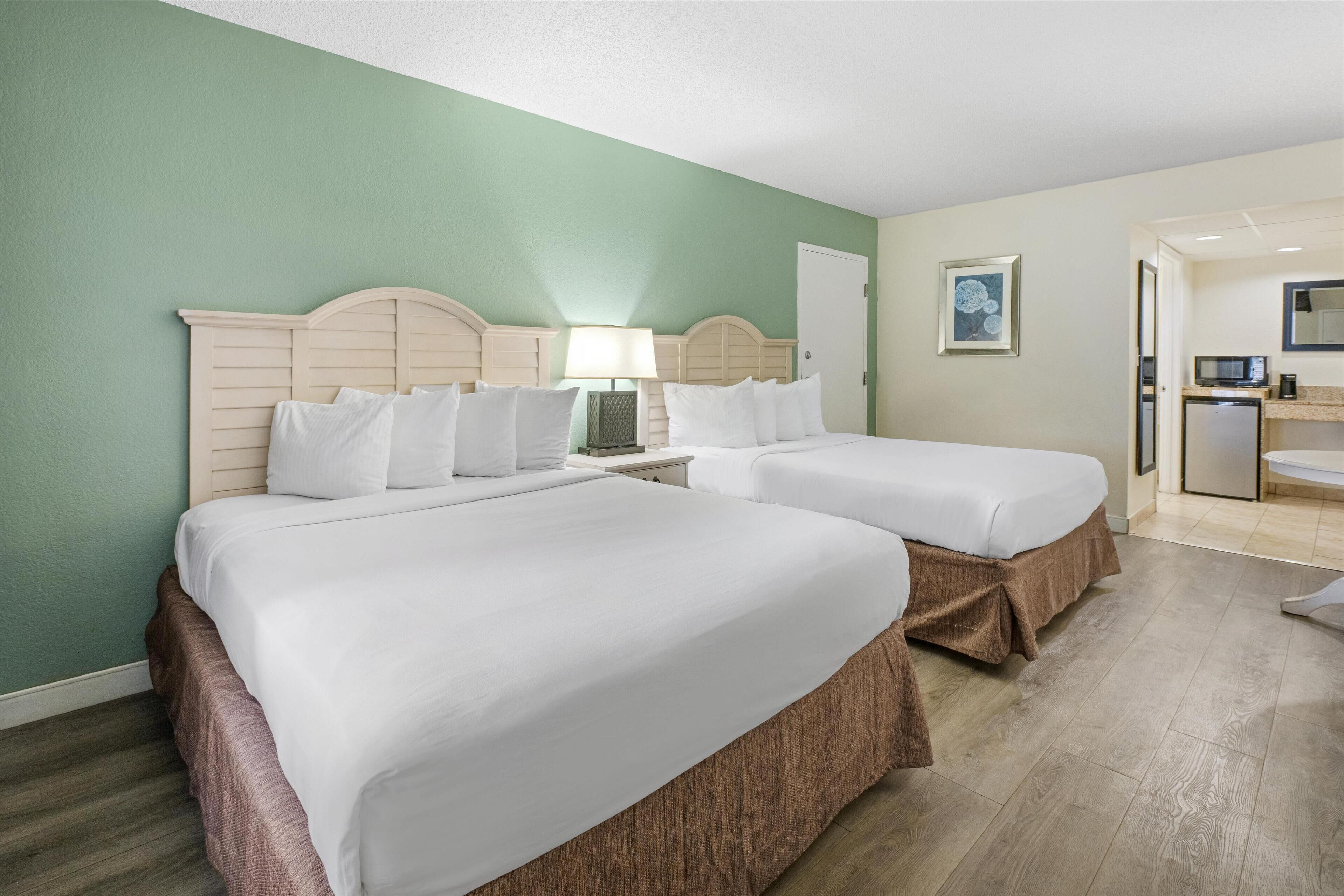 1 bedroom, premium bedding, in-room safe, laptop workspace