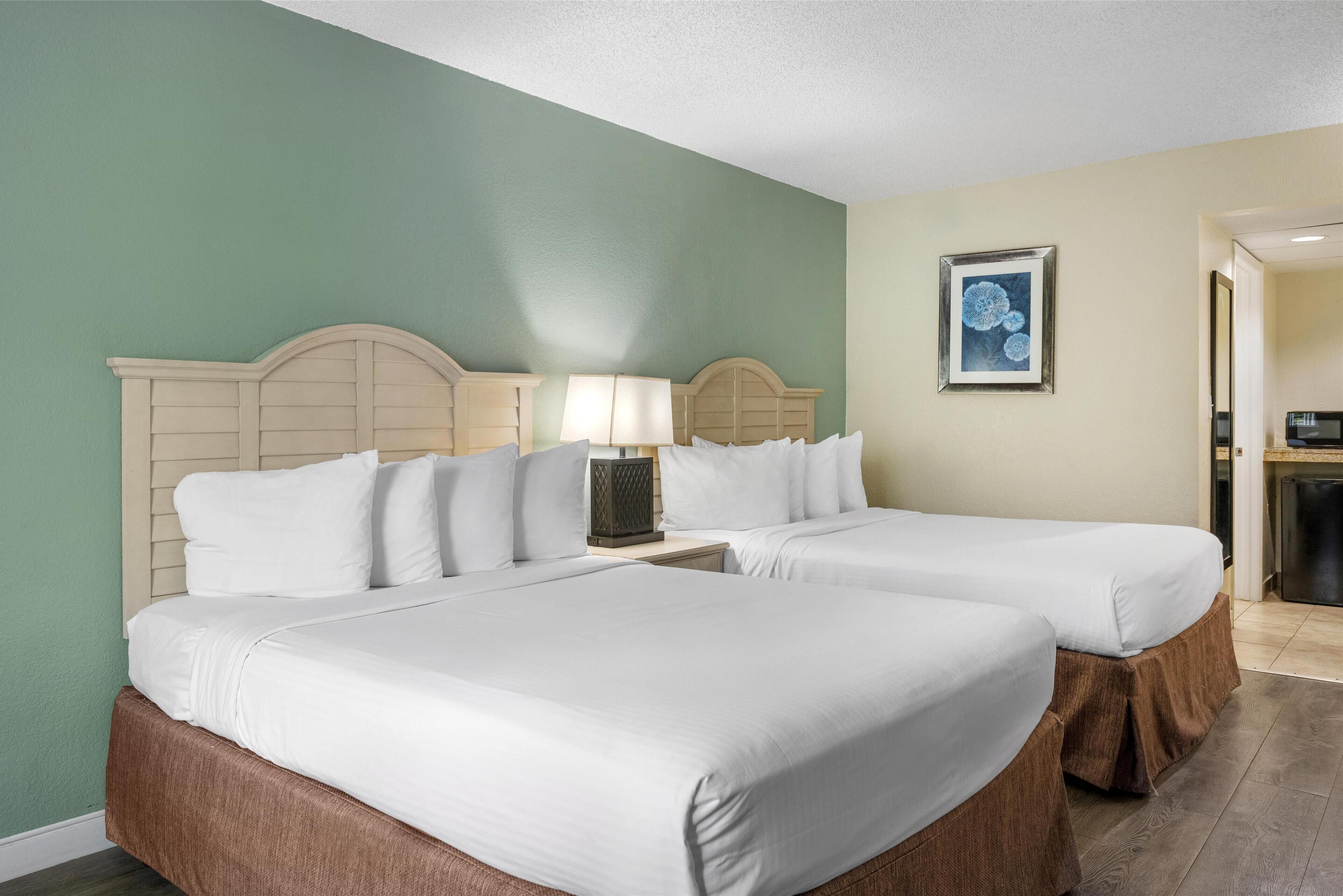 1 bedroom, premium bedding, in-room safe, laptop workspace