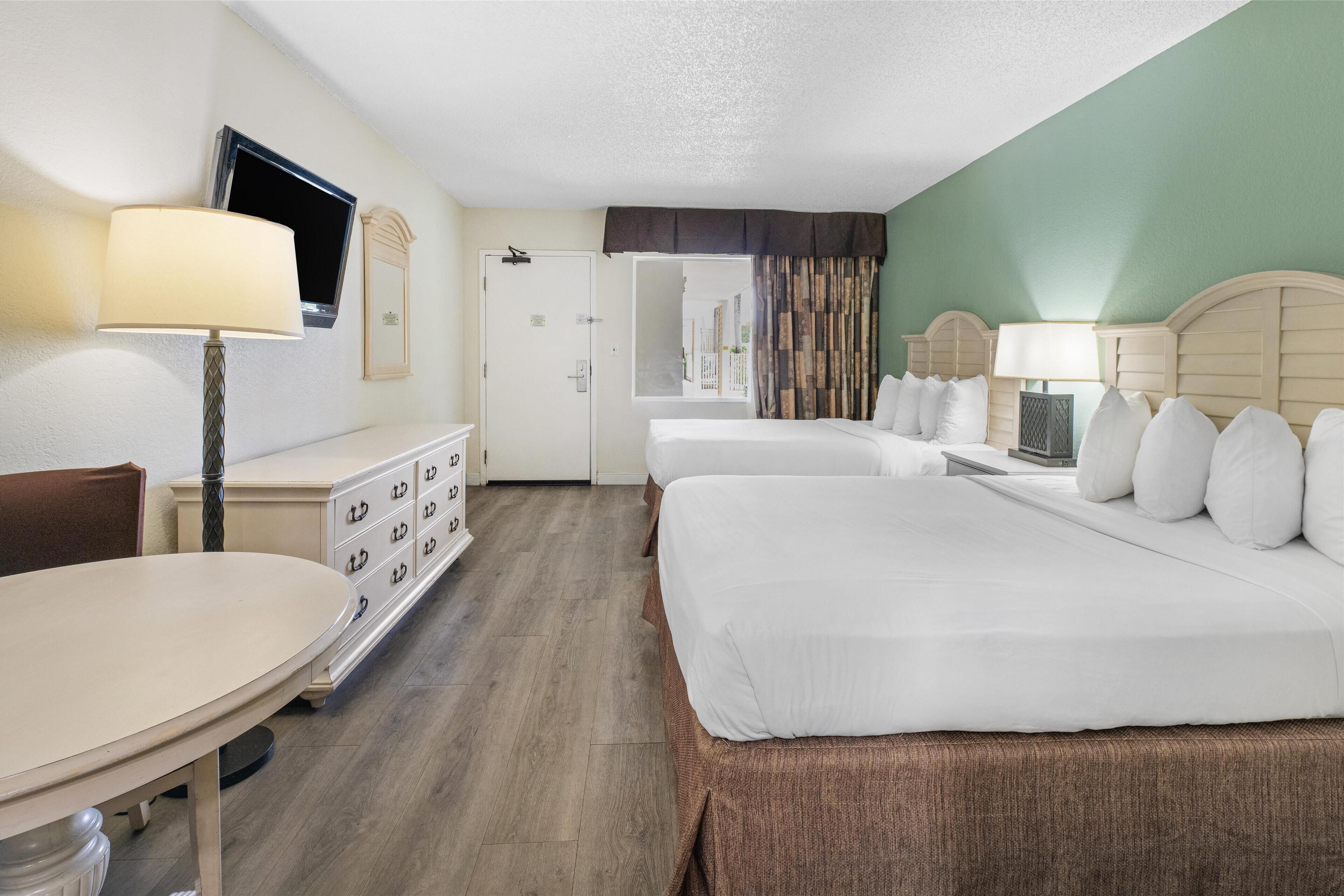 1 bedroom, premium bedding, in-room safe, laptop workspace