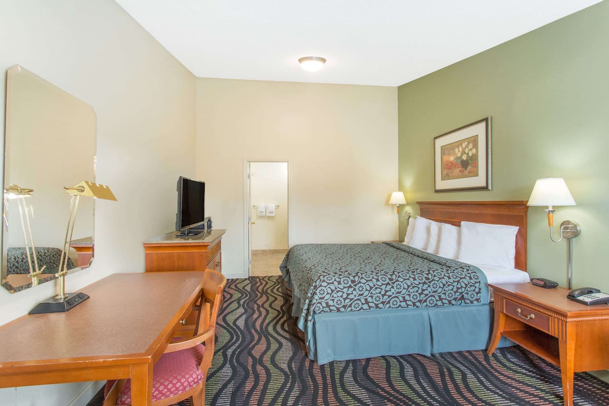 Desk, iron/ironing board, free cribs/infant beds, free WiFi