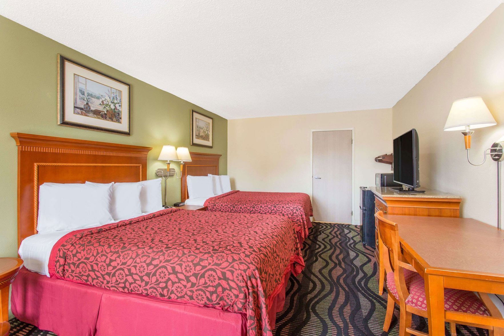 Desk, iron/ironing board, free cribs/infant beds, free WiFi