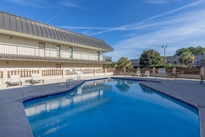 Piscina stagionale all'aperto