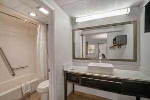 Desk, laptop workspace, iron/ironing board, free WiFi