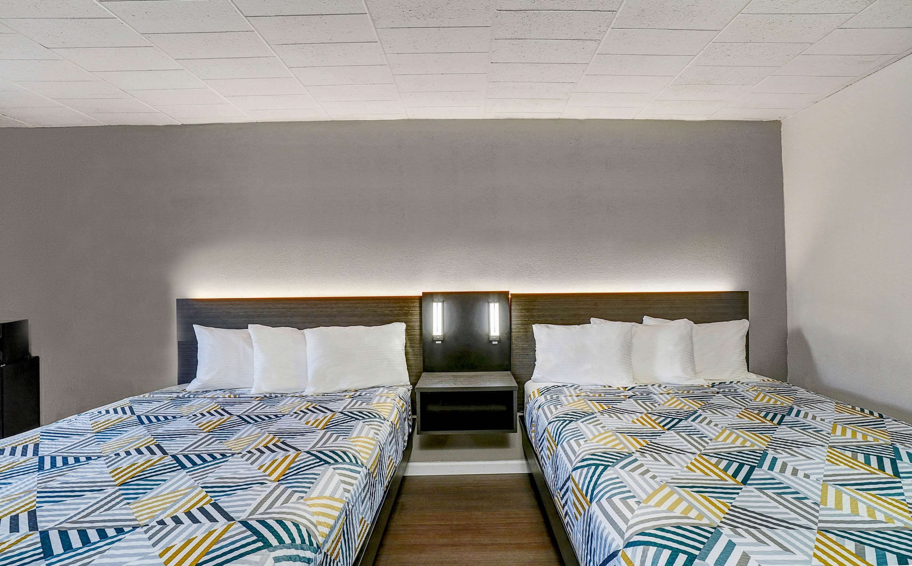 Desk, laptop workspace, iron/ironing board, free WiFi