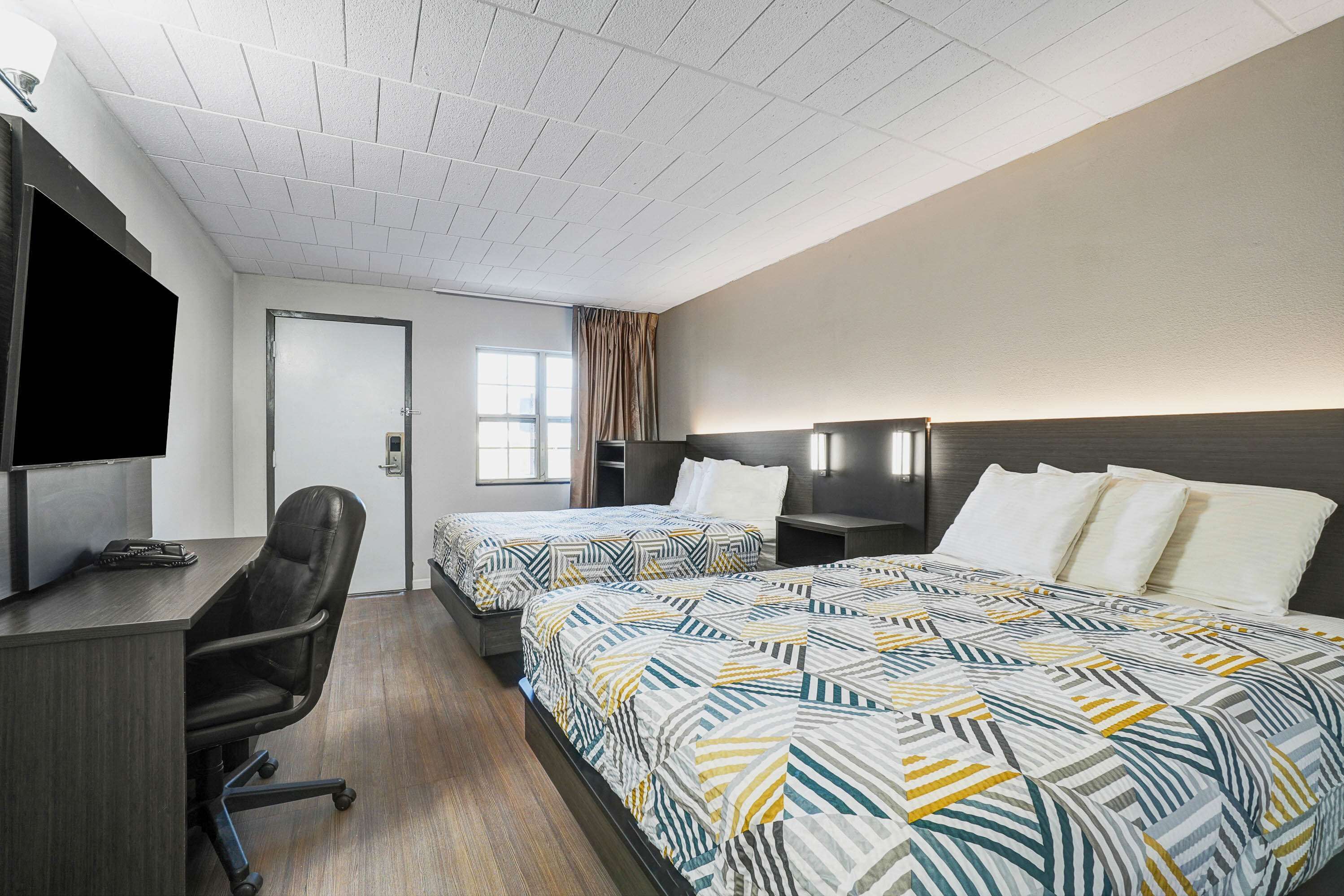 Desk, laptop workspace, iron/ironing board, free WiFi