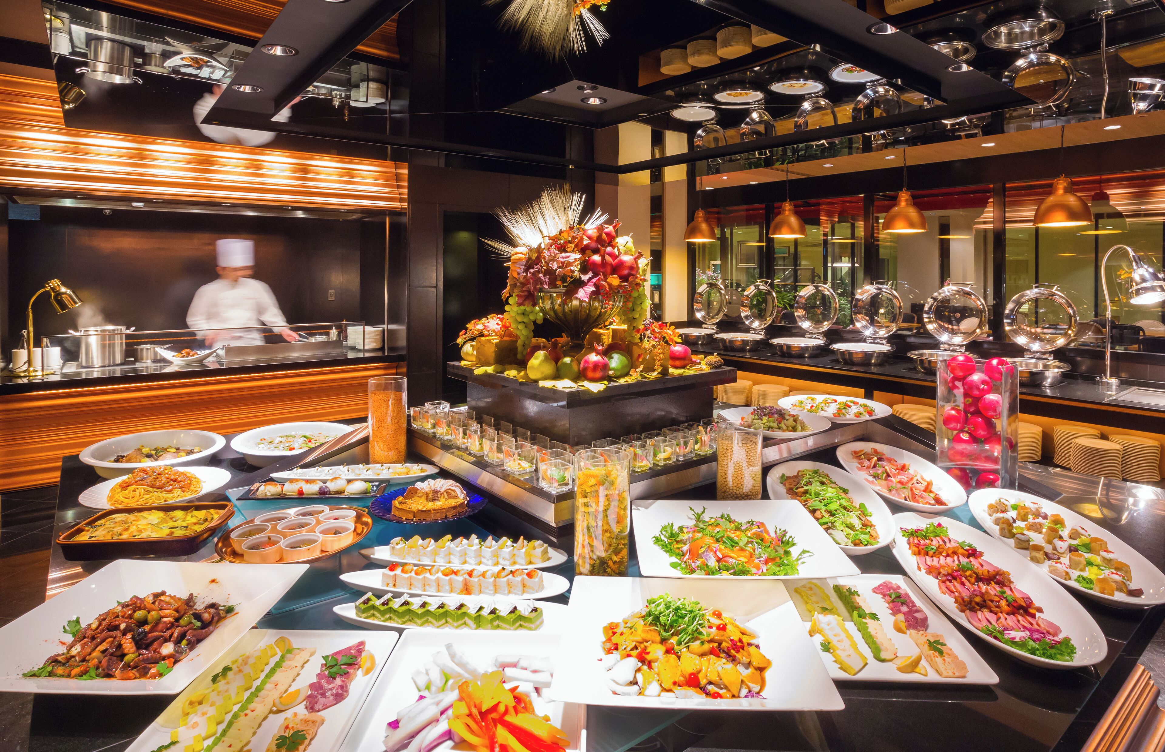 5 restaurants, breakfast, lunch, dinner served; japanese cuisine