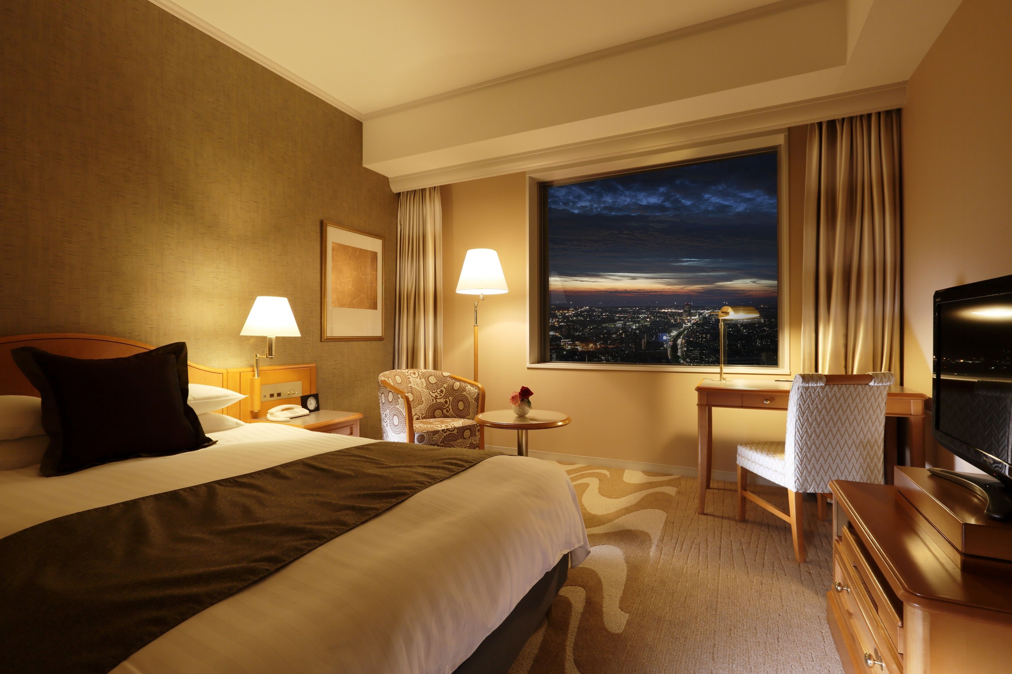 in-room safe, desk, free wifi, bed sheets