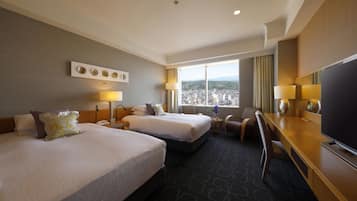 In-room safe, desk, free WiFi, bed sheets