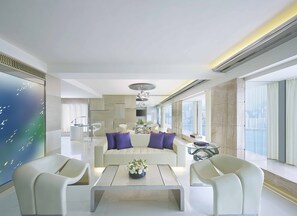 Literie hypoallergénique, minibar, coffres-forts dans les chambres