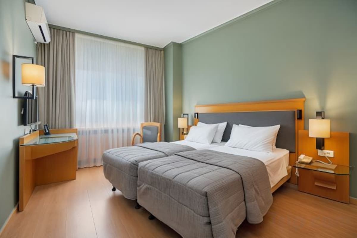 In-room safe, desk, blackout drapes, soundproofing