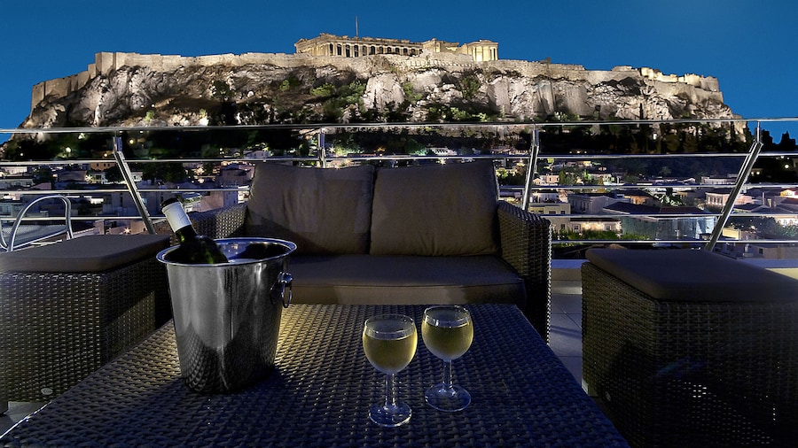 Plaka Hotel
