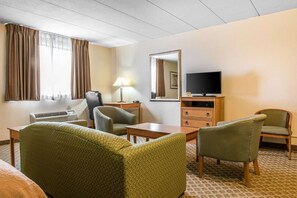 Desk, iron/ironing board, rollaway beds, free WiFi