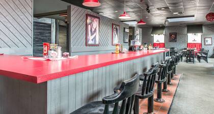 Quality Inn & Suites Fairview - Erie