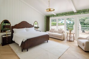 Premier Cottage, 1 King Bed, Corner (Veranda)