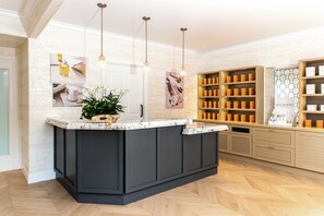 Behandlingsrom for par, badstue, kroppsbehandlinger og aromaterapi