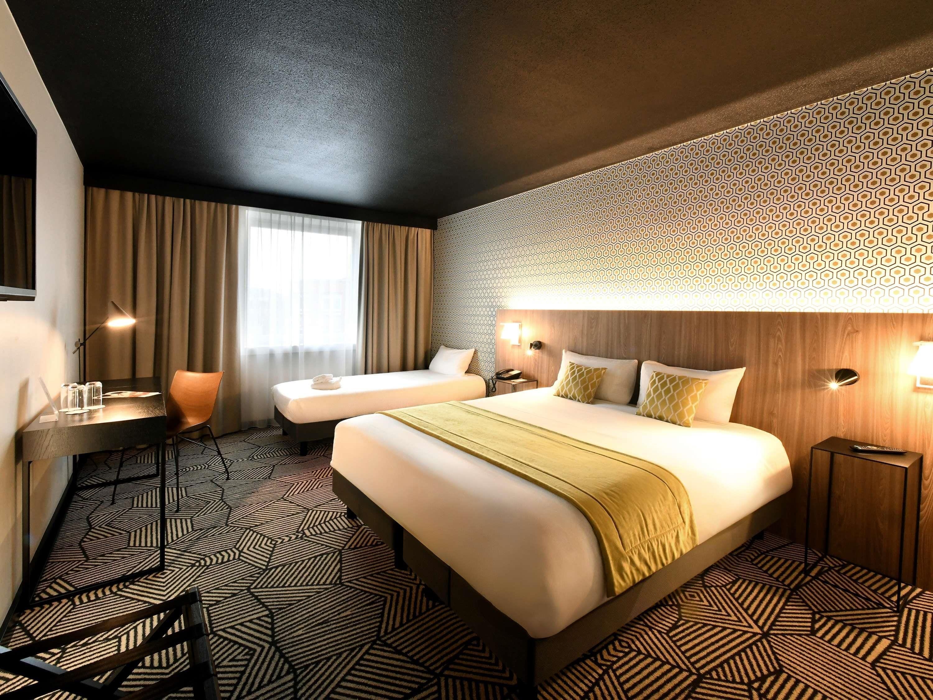 Family Room, Multiple Beds (Superior) | Premium bedding, desk, blackout drapes, soundproofing