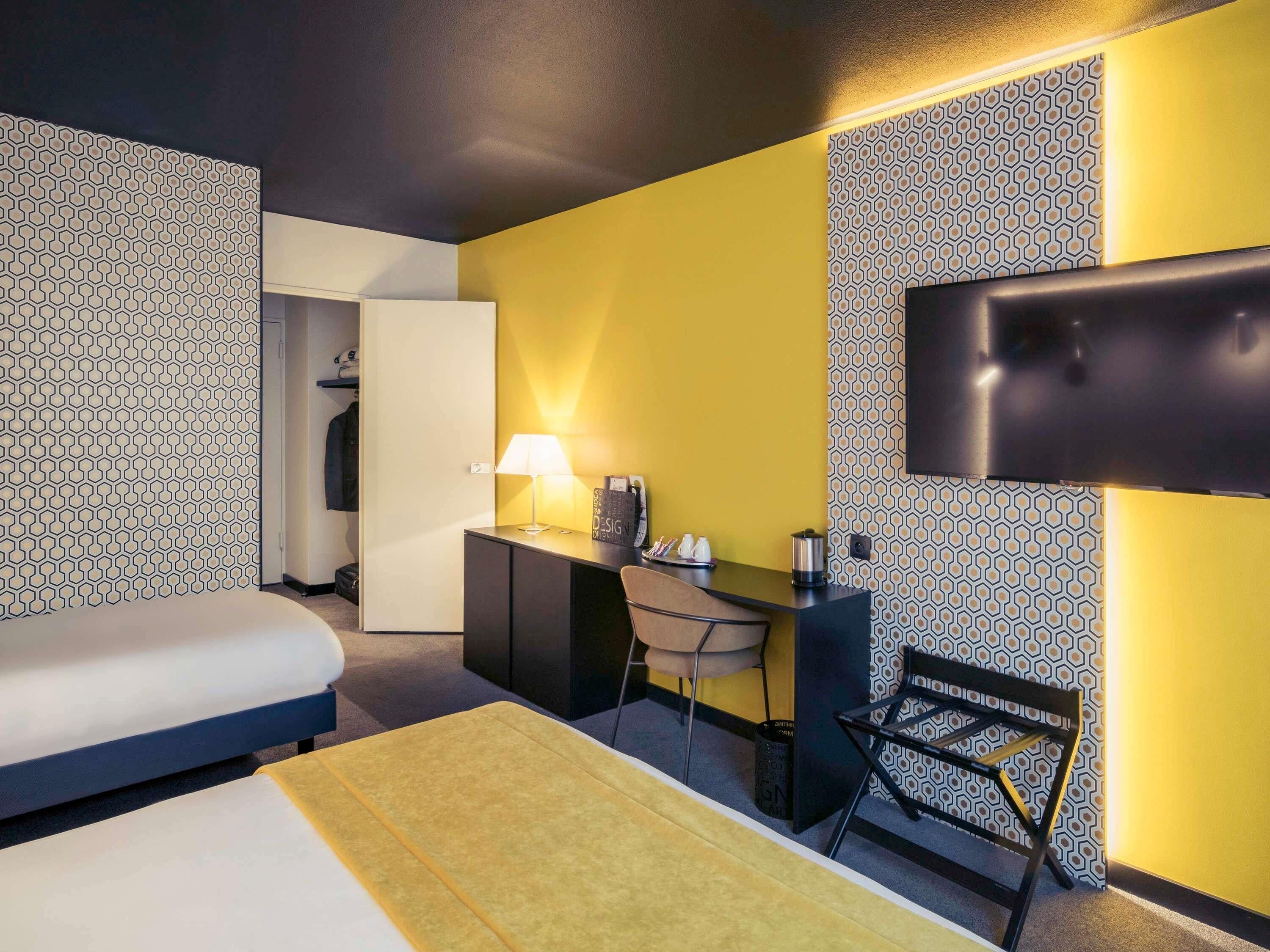 Family Room, Multiple Beds (Superior) | Premium bedding, desk, blackout curtains, soundproofing