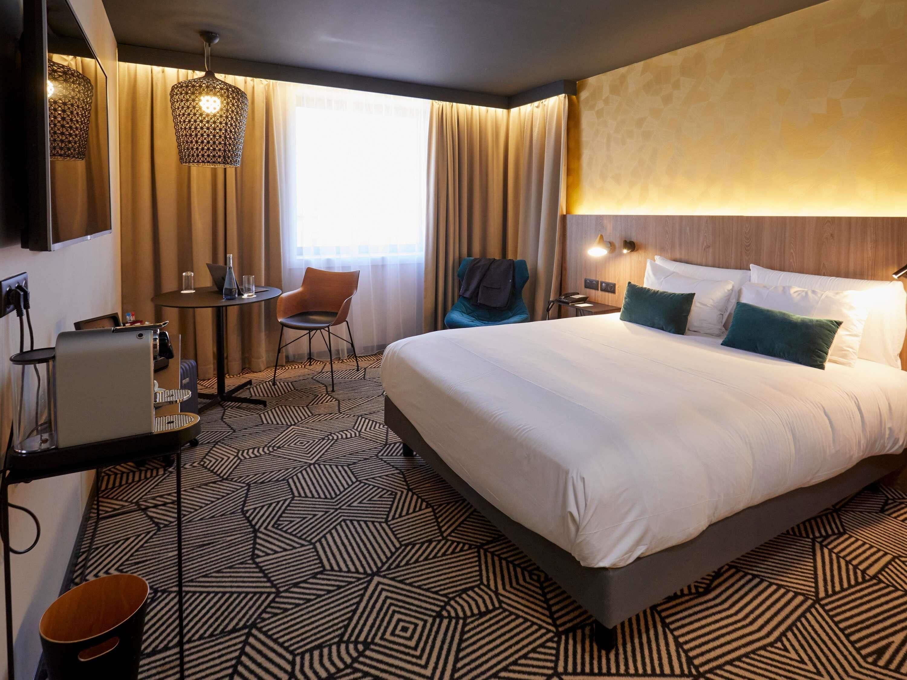 Privilege, Room, 1 Double Bed | Premium bedding, desk, blackout curtains, soundproofing