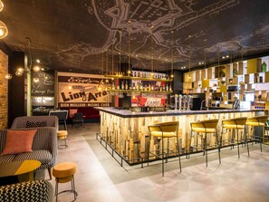 Bar (on property) - Mercure Arras Centre Gare (Arras)