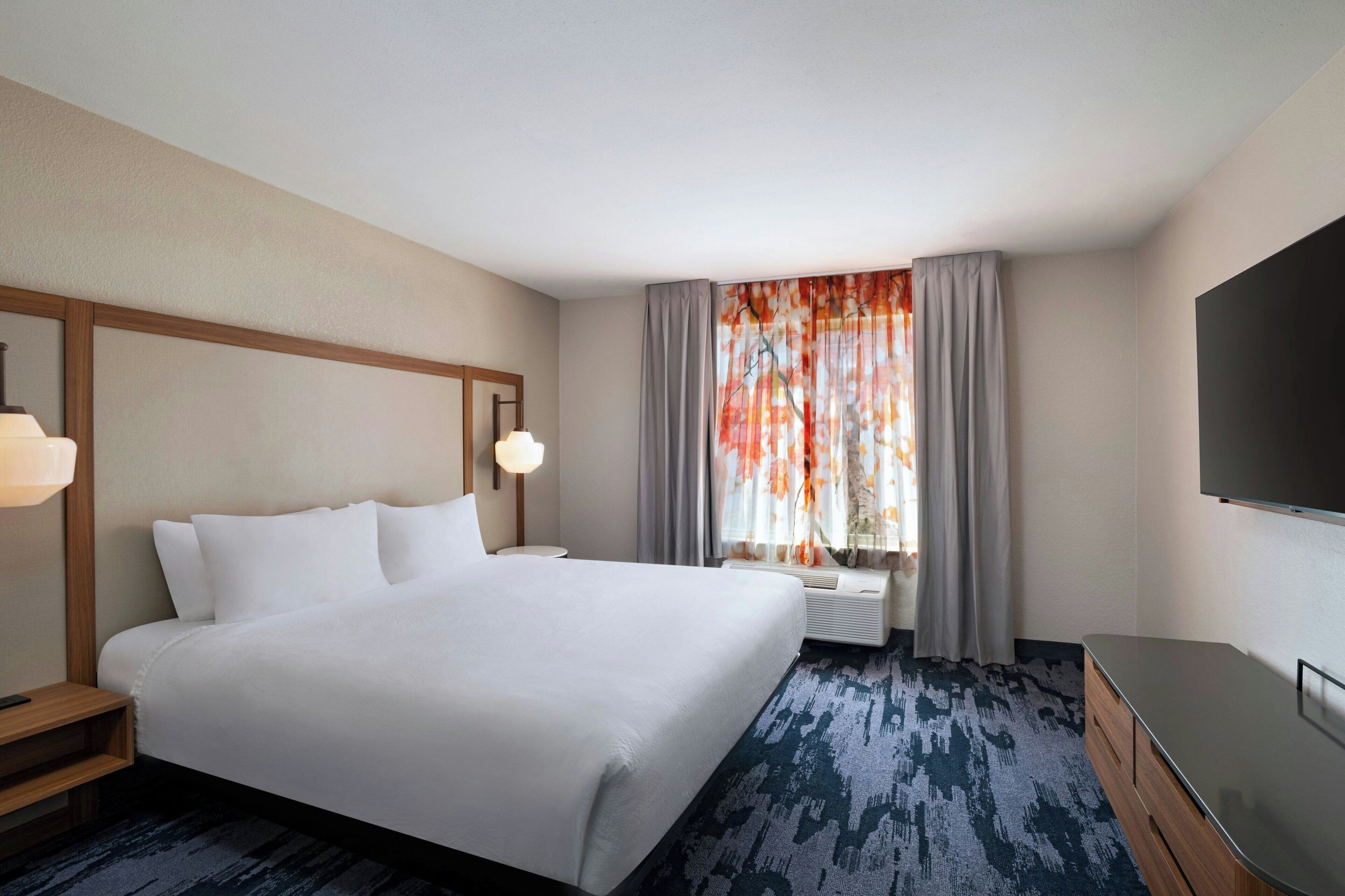 行政套房, 1 张特大床和 1 张沙发床 | 客房内保险箱、熨斗/熨衣板、免费婴儿床、折叠床/加床（额外收费）